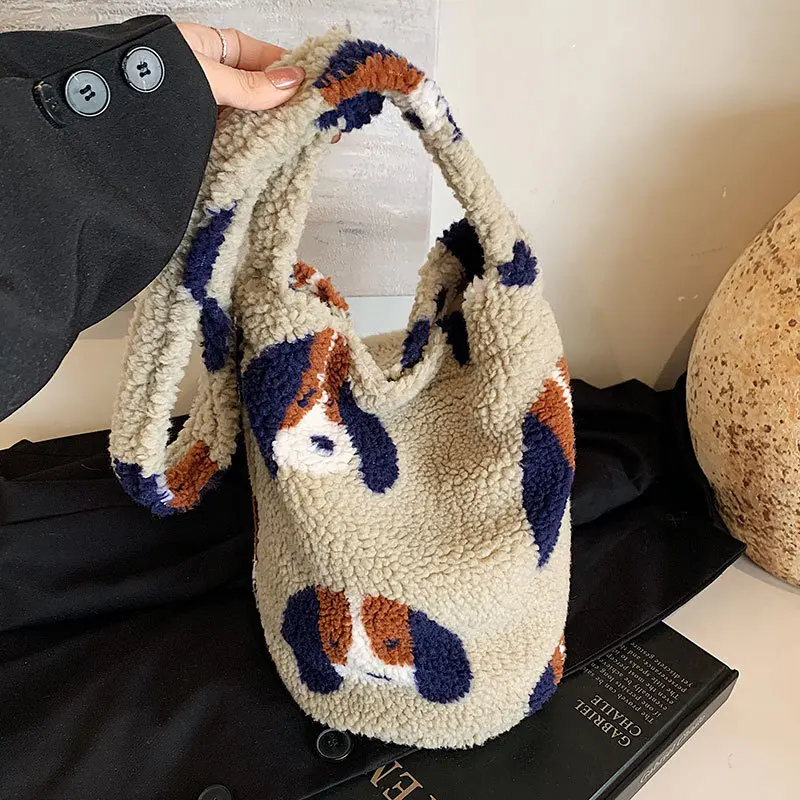 Модный тренд ленивый стиль милые контрастные цвета осенне-зимняя популярная