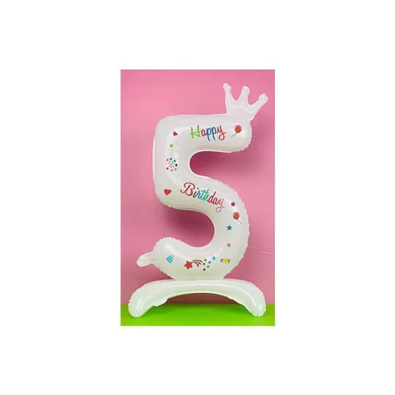 Белый стоячий цифровой воздушный шар с принтом короны из алюминиевой фольги