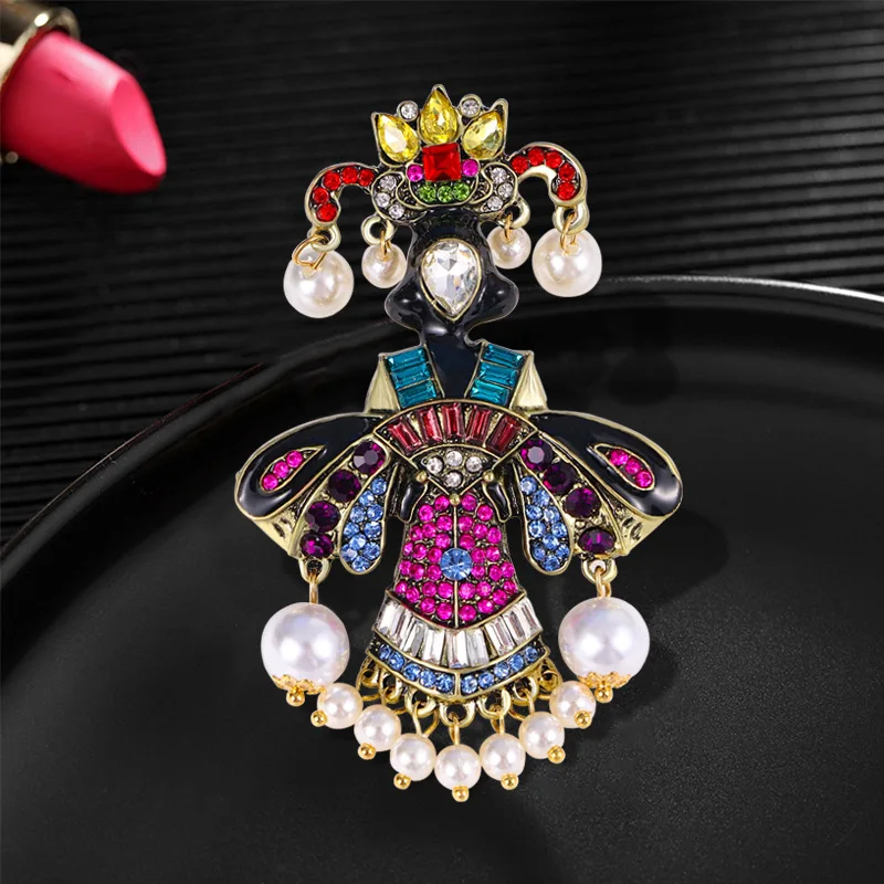 

Medieval Retro Pearl Tassel Brooch Western Regions Princess Palace Style Inlaid Diamond Plaid Pin For Men And Women Accessories