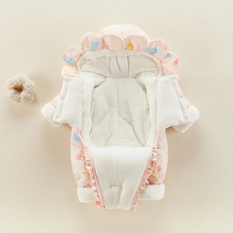 Baby fleece jumpsuit autumn and winter female baby go out in winter romper romper winter clothes newborn outing clothes