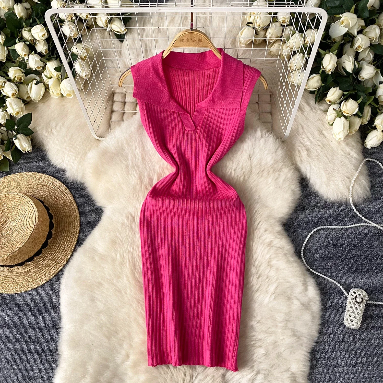 Летнее женское трикотажное платье без рукавов 2024 эластичное черное облегающее