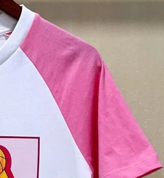 

Женская футболка с коротким рукавом, круглым вырезом и цветным блоком