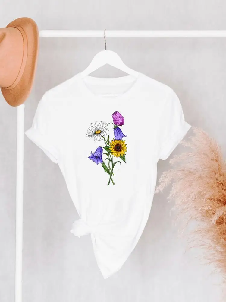 

Футболка женская летняя с коротким рукавом и круглым вырезом