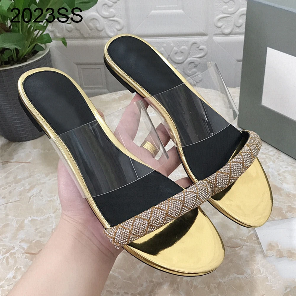 

Женские шлепанцы с цепочкой и кристаллами, на плоской подошве