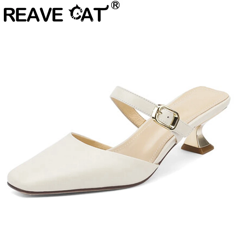 

Женские сандалии без задника REAVE CAT, весенние однотонные сандалии из натуральной кожи с квадратным носком и ремешком с пряжкой, Размеры 33-40, з...