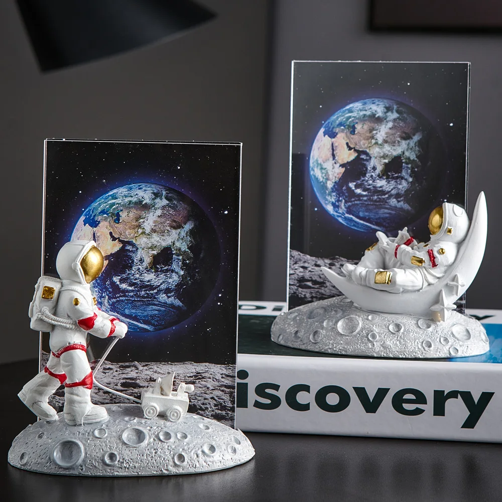 

Креативные полимерные статуэтки астронавтов, акриловая фоторамка, Современное украшение для дома, фоторамка, статуэтка космонавта, Рождес...