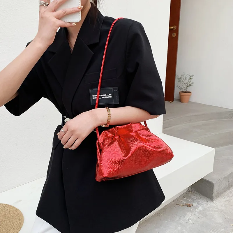 Unique Design Pretty Leather Retro Crossbody Cloud Bag Solid Color Delicate Clutch Clip Bag Female Luxurious Cloud Bag