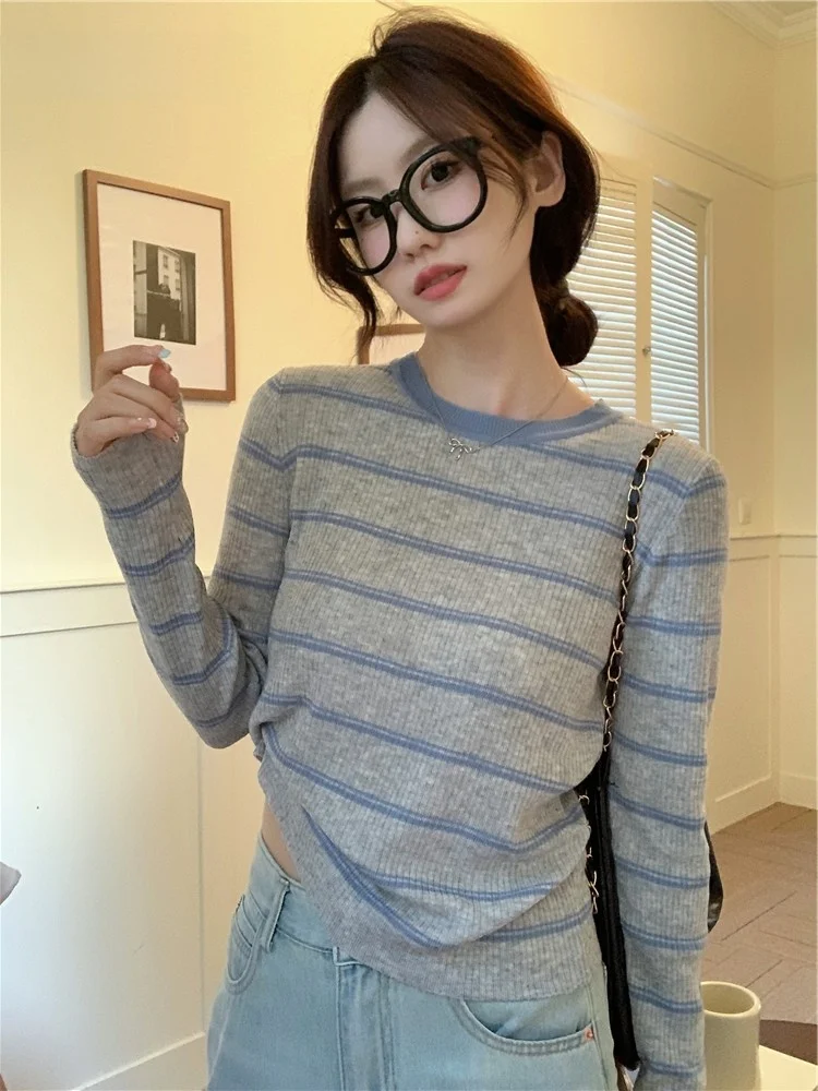 Женский вязаный свитер в полоску осень и зима 2024 новый маленький облегающий крой