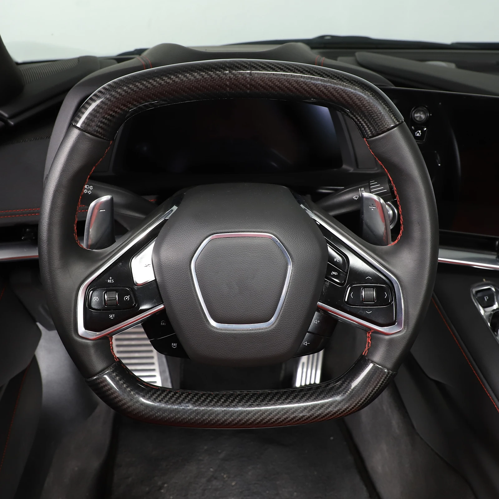 Для Chevrolet Corvette C8 2020-2024 комплект внутренней отделки из натурального углеродного