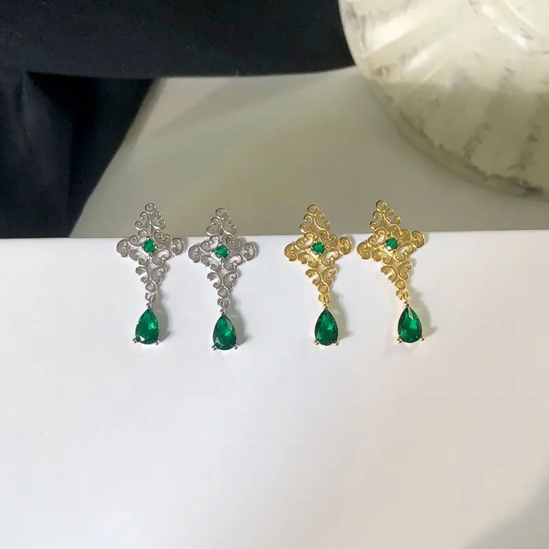 

Vintage Baroque Women Girls Cross Earrings Retro Palace Crystal Jewelry Lady Elegant Exquisite Rhinestone Pendant Ear Rings