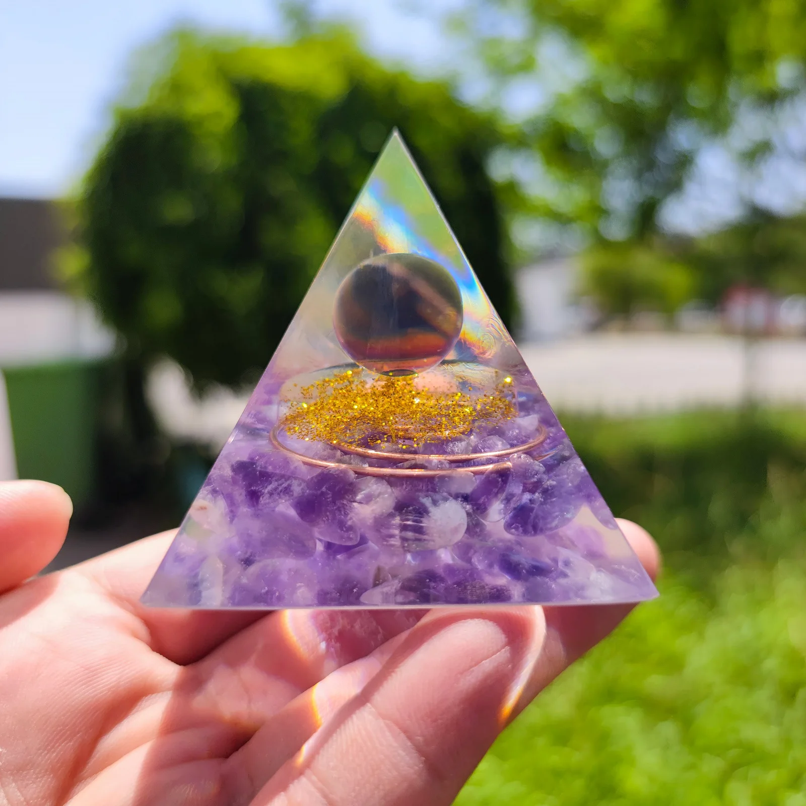 

Creative Handmade Pyramid Crystal Ball Chakra Pyramid Crystal Crushed Stone Epoxy Desktop Decoration Decoration Holiday Gift