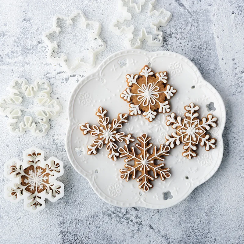 

New snowflake biscuit mold Christmas icing biscuit sugar cake cutting mold baking DIY tool