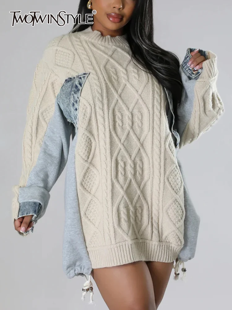 Женский джинсовый вязаный свитер TWOTWINSTYLE Повседневный составного кроя с круглым