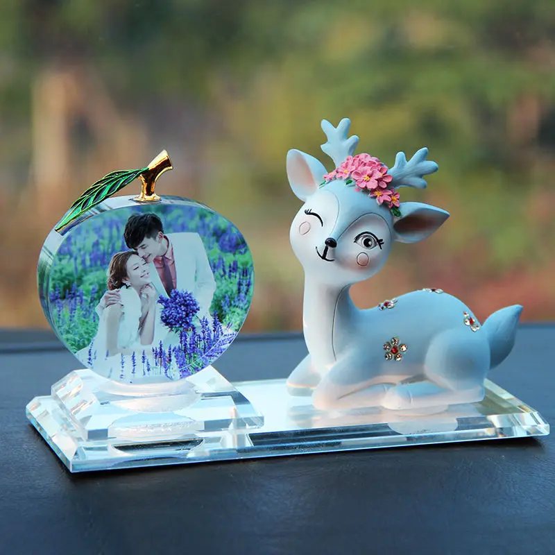 

New Car Accessories Shaking Pig Customized Photos Perfume Car Interior Decoration Cute Crystal Deer Girl Boy Cars Accessories