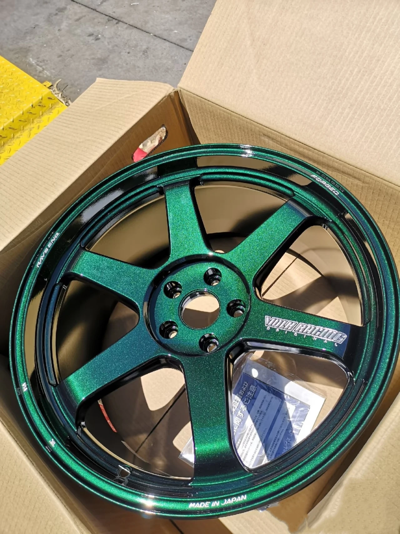 Фото Кованые диски HC 1:1 TE37 SL 17-19 дюймов 5x114.3 с индивидуальной накаткой, цвет Racing Green / Chrome, для Civic, WRX, BRZ, 86 №3