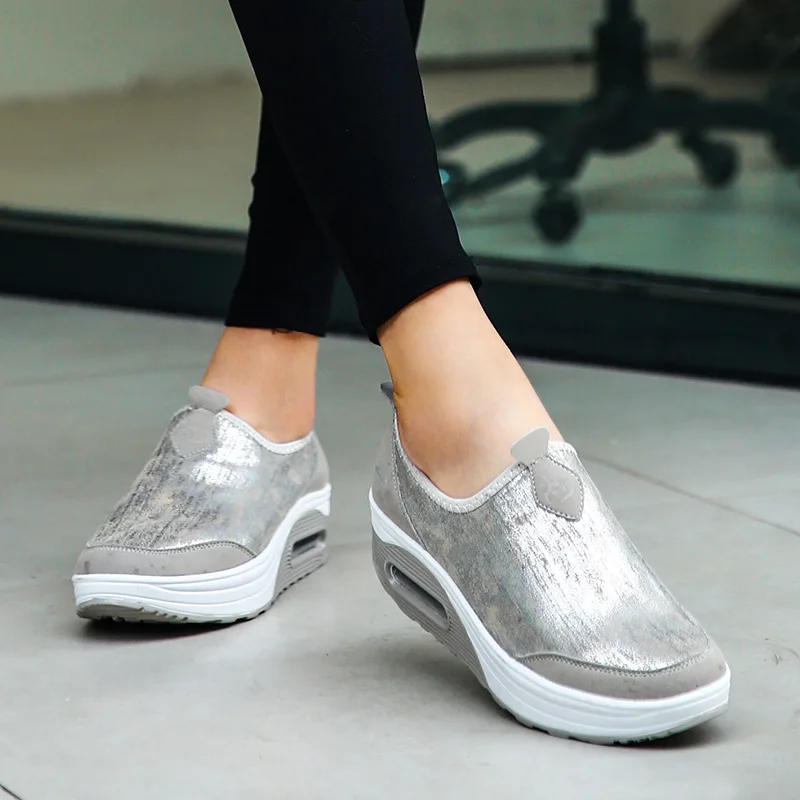 Women Flats Shoes Breathable Mesh Platform Sneakers Women Slip on Soft Ladies Casual Shoes Women Light mouth breathable shoes