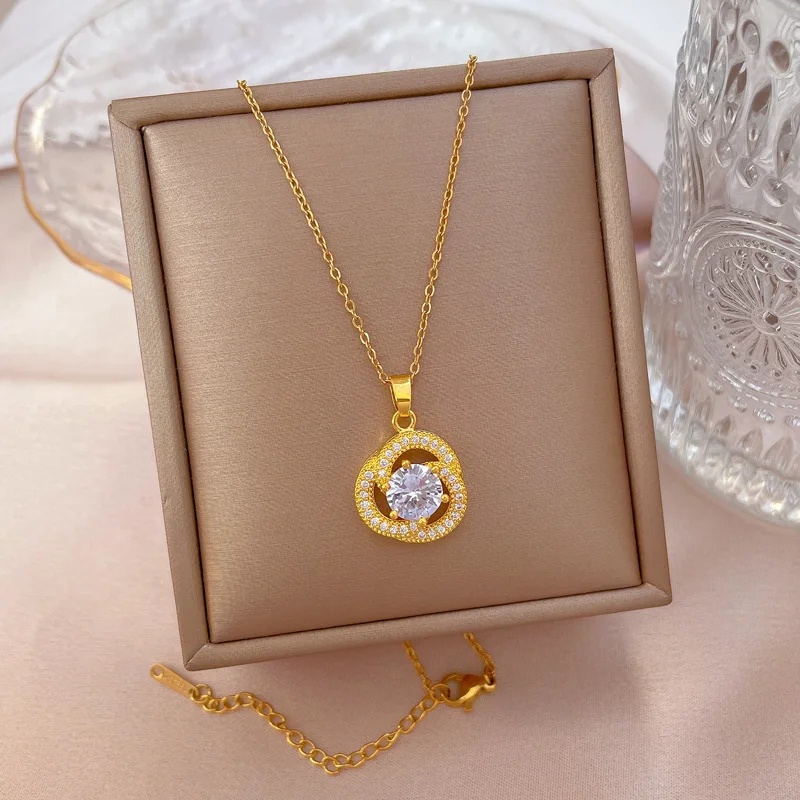 Колье из титановой стали с микроалмазами "Камелия" для женщин с орнаментом из жемчуга, сетчатая красная цепочка на ключице.