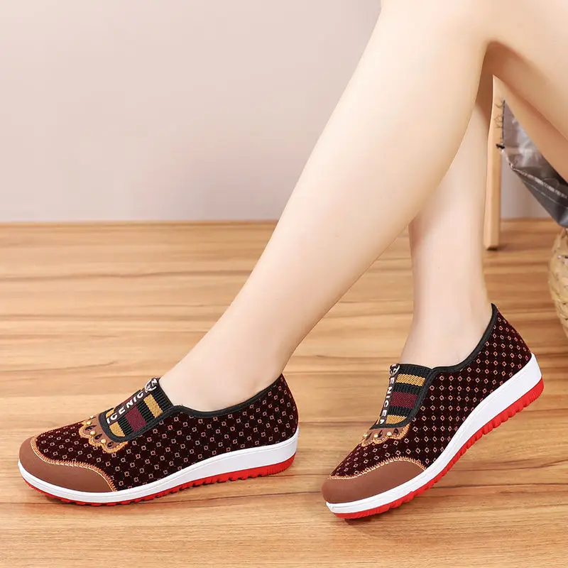 New Style Old Beijing Cloth Shoes Women's Soft Non-Slip Middle-Gged Leisure Flat Bottom Mom Shoes Female