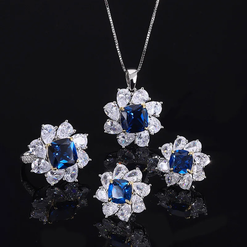 

Комплект из колье, серёг и кольца, с сапфиром