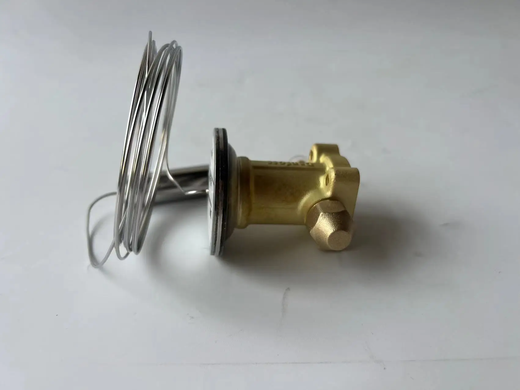 Фото Оригинальный заводской новый терморасширительный клапан Danfoss TES12 067B3347 №2