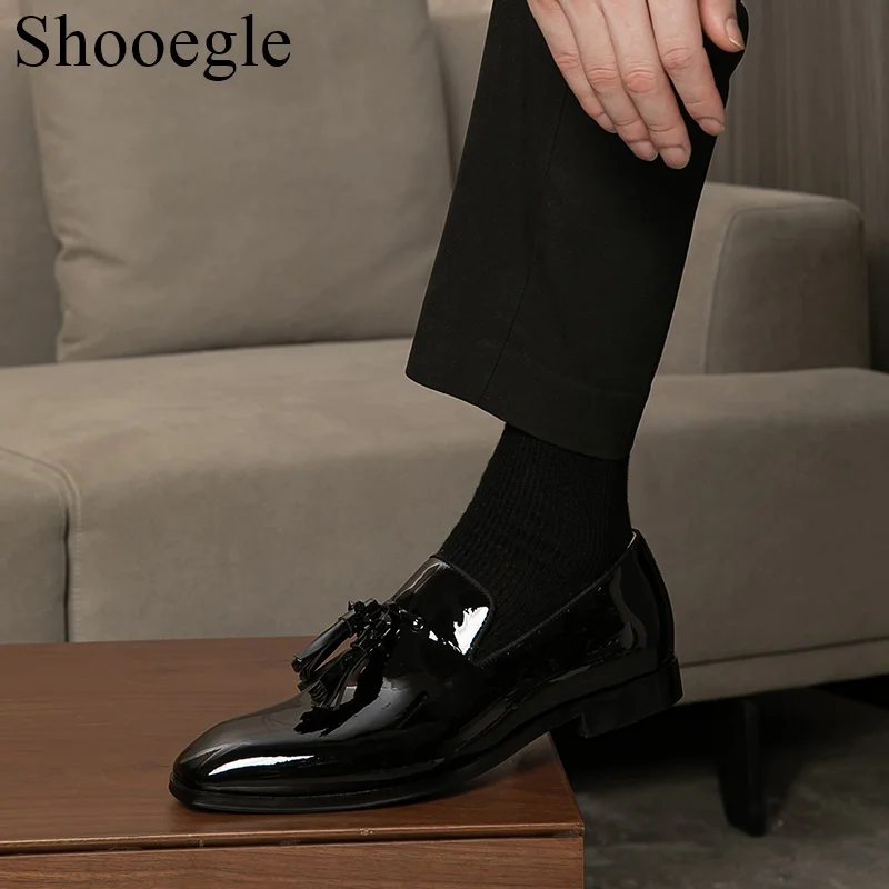 Men Dress Leather Shoes Slip on Patent Leather Mens Casual Oxford Shoe Moccasin Glitter Male Footwear Pointed Toe Shoes for Men 3 Men Dress Leather Shoes Slip on Patent Leather Mens Casual Oxford Shoe Moccasin Glitter Male Footwear Pointed Toe Shoes for Men 3