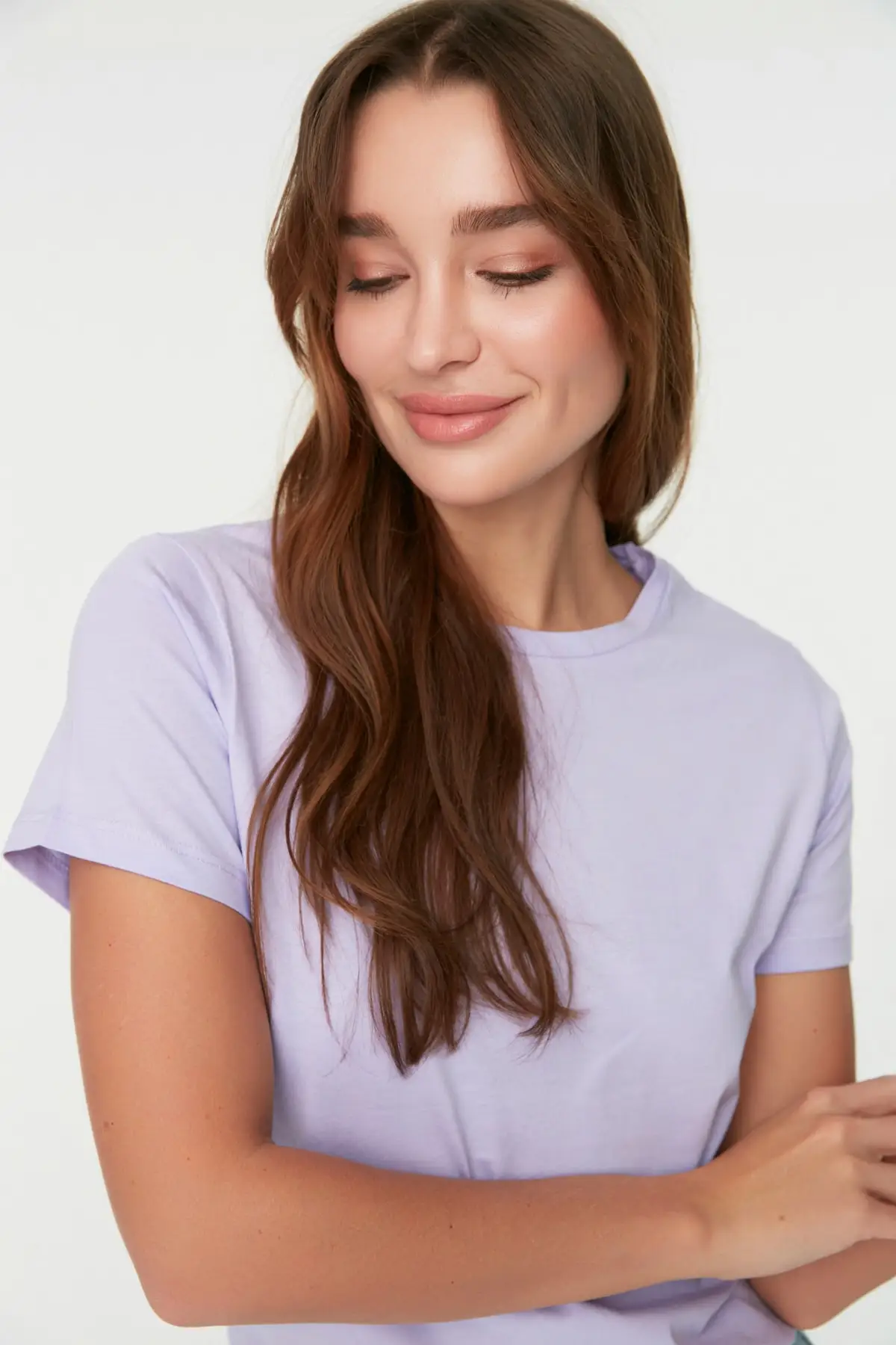 

Однотонная футболка сиреневого цвета с круглым вырезом, Базовая Трикотажная футболка twoss0133