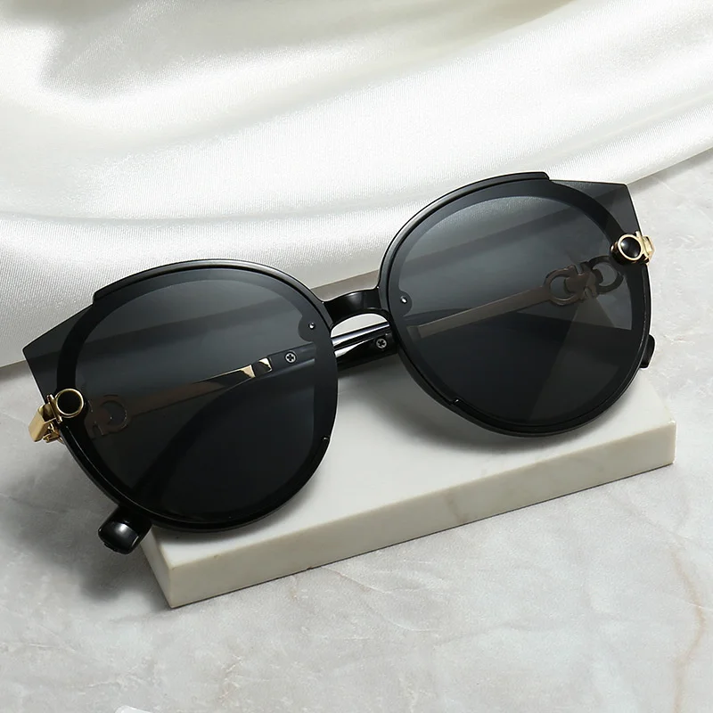 

2023 New Personalized Sunglasses Women's Frame Round Metal Sunglasses Transparent Sunglasses