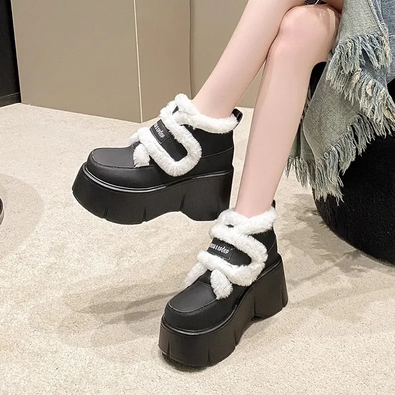 Белые зимние ботинки увеличивающие рост 9 см женские 2024 новые бархатные