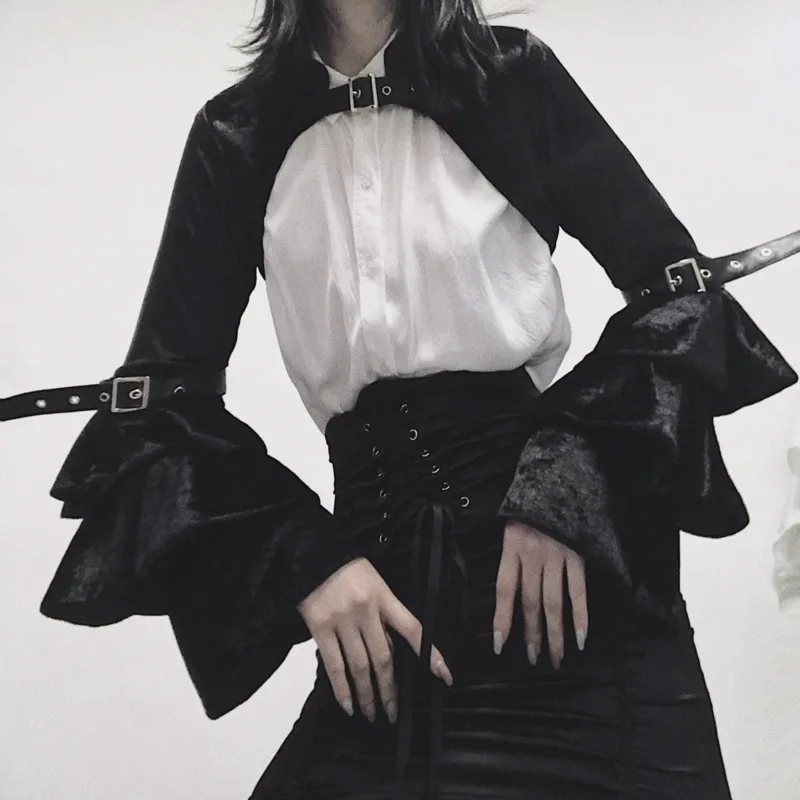 

Black Velvet Cape Buckle Shawl Gothic Clothing Spring Autumn Steampunk Sexy Bustiers For Women Fashion Female Cloak