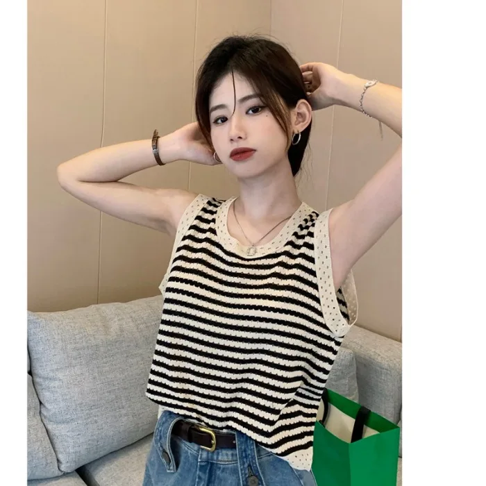 

Super hot French Chic knitted striped vest for women in summer, loose and versatile sleeveless upper garment with waistcoat