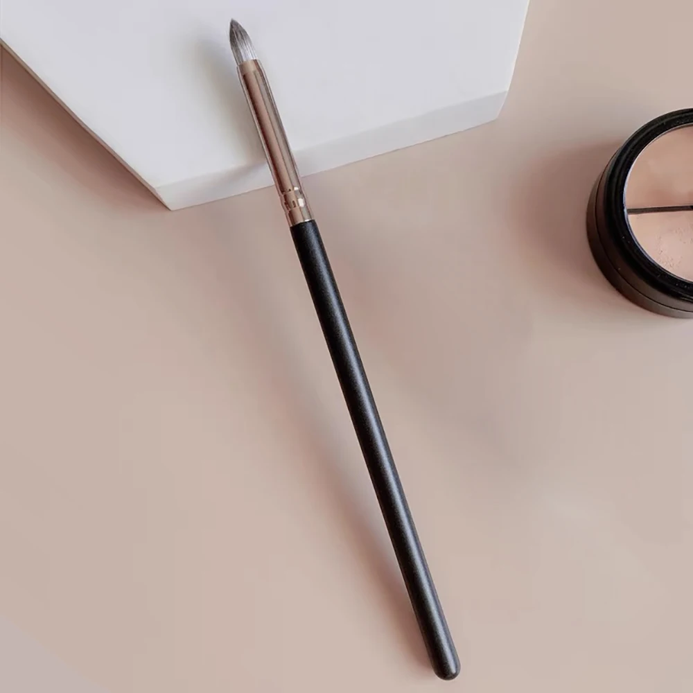 Кисть Для Консилера Decree С Наконечником-карандашом Темных Кругов Под Глазами