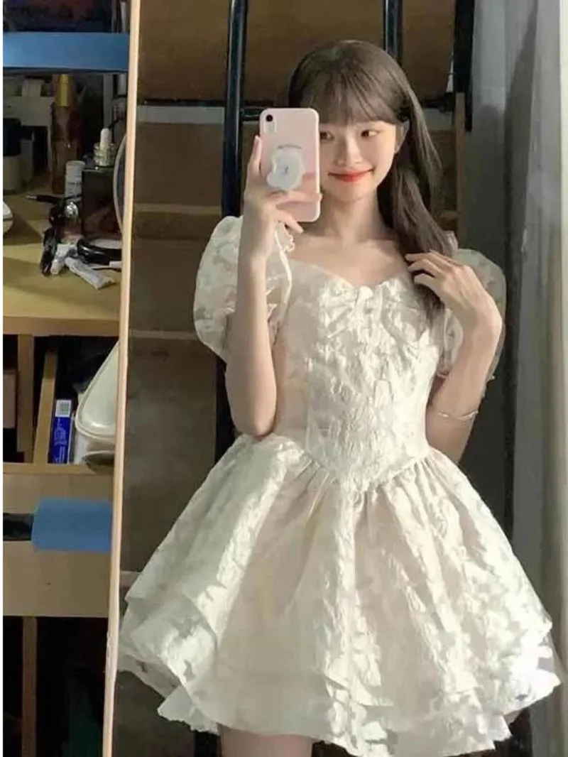 Женское летнее жаккардовое платье с рукавами-фонариками и квадратным вырезом