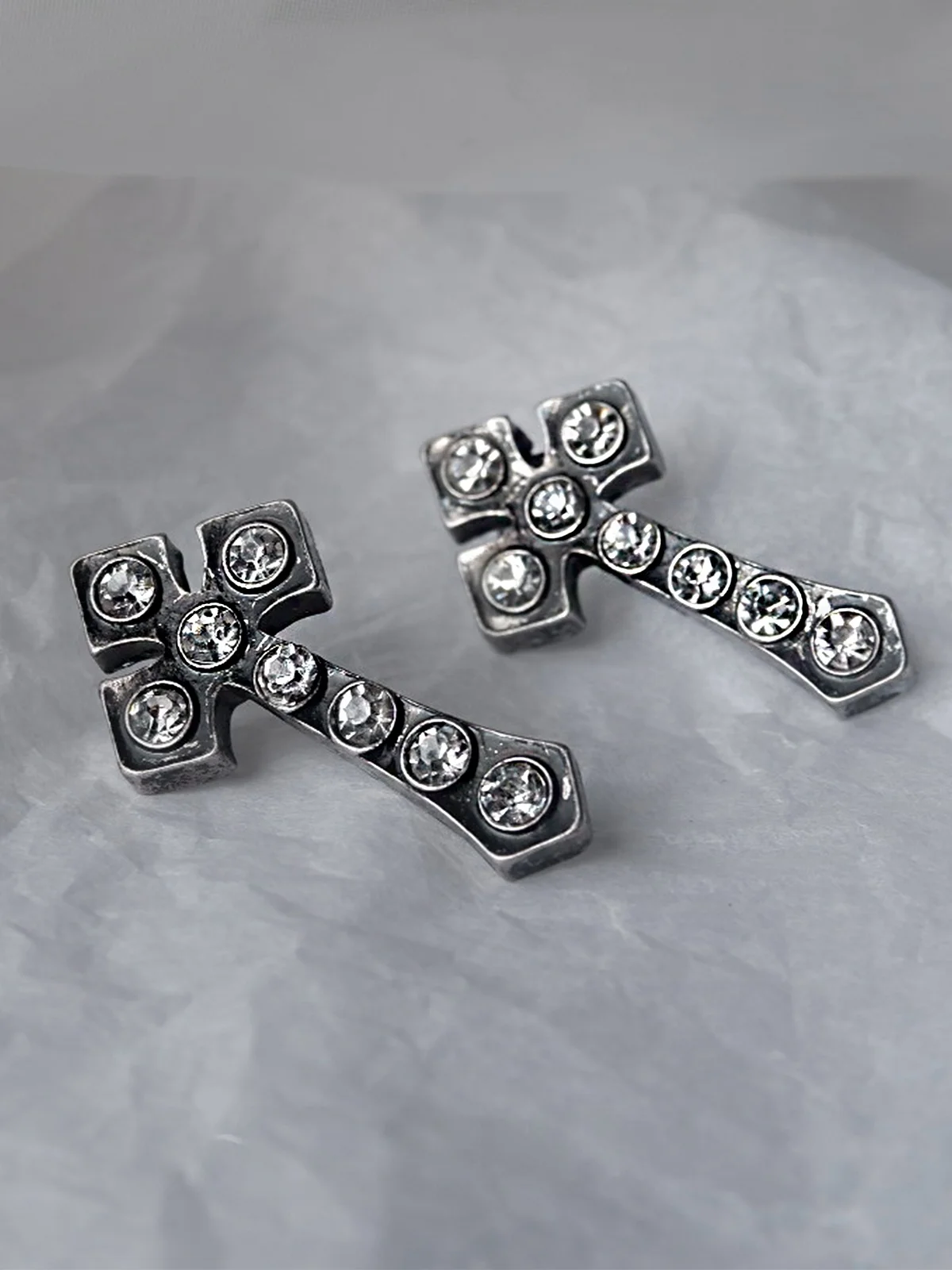 Accrepublic Европейские и американские классические серьги-гвоздики с крестом дизайн