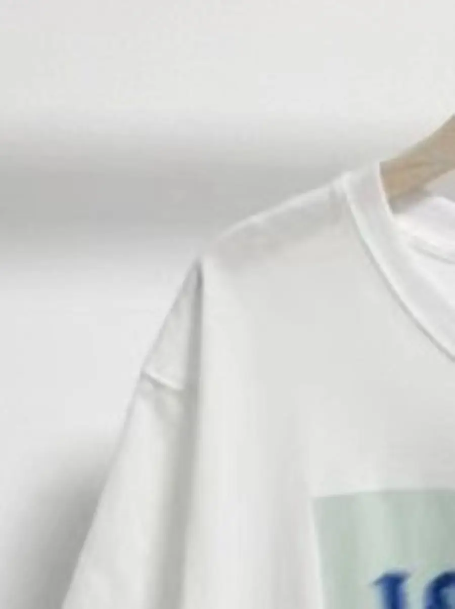 

Женская футболка с коротким рукавом и круглым вырезом