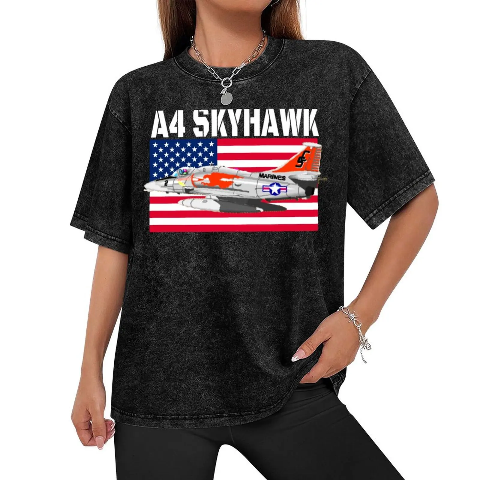 Корпус морской пехоты А-4 Skyhawk и американский флаг. Веселые футболки для пилотов