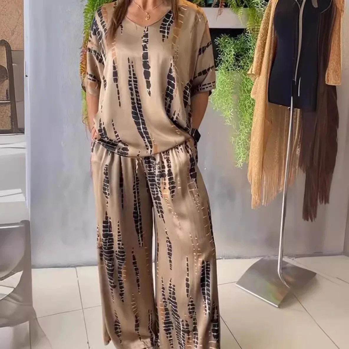 Женский Повседневный костюм из 2-х предметов футболка с V-образным вырезом и