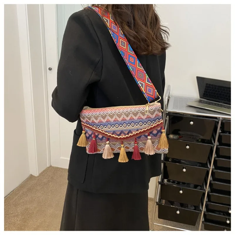

Новые винтажные богемные сумки через плечо с бахромой для женщин, женские сумки с кисточками в стиле бохо, хиппи, цыганские сумки с бахромой