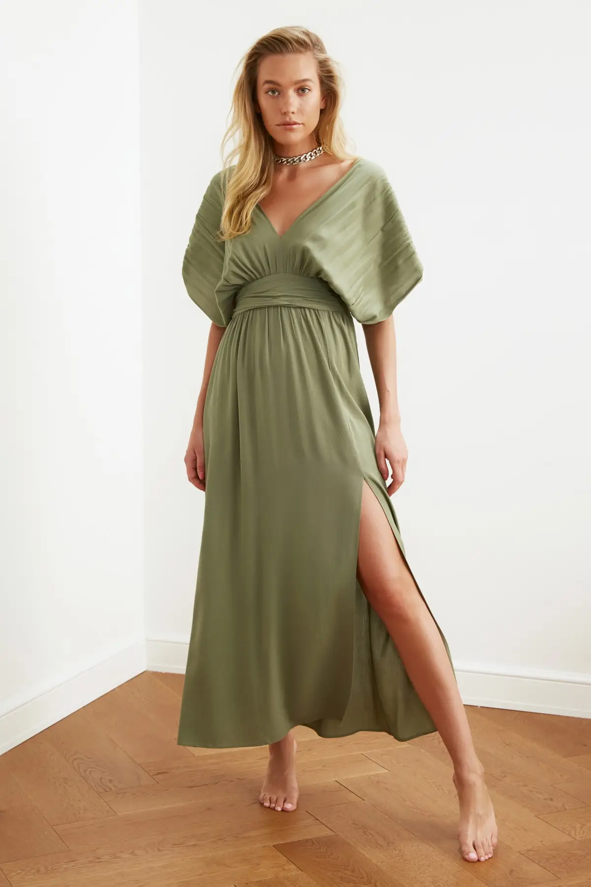 

Trendyol Chain Viscose Dress TBESS21EL1051
