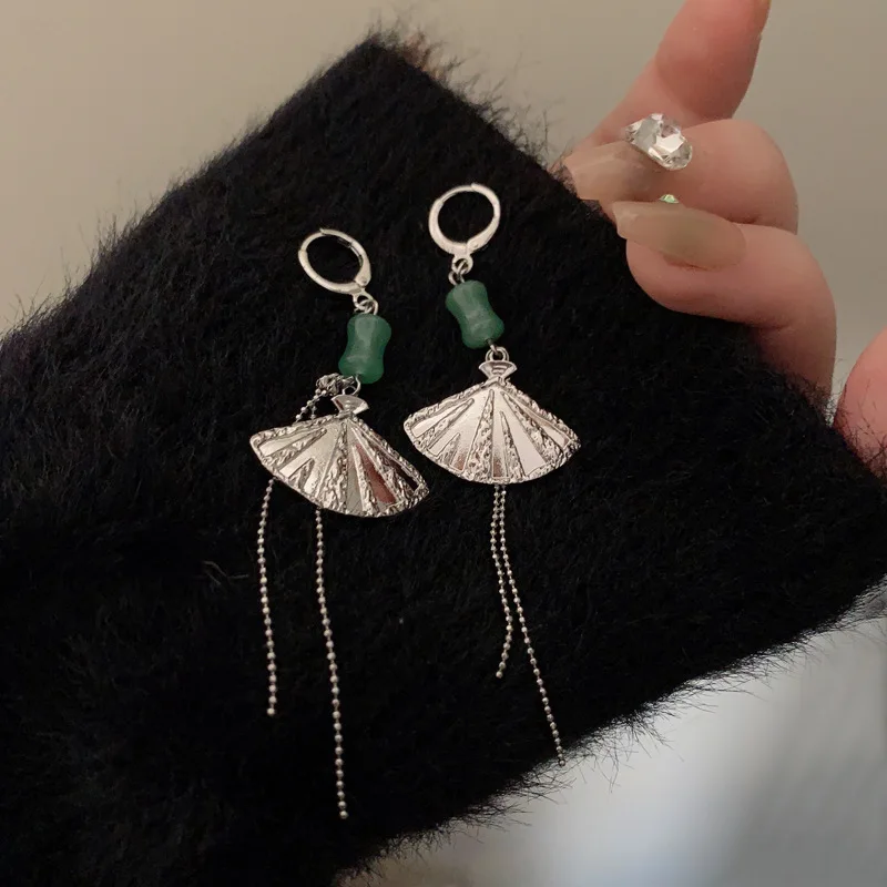 

Chinese National Style fan tassel retro Hong Kong style earrings long elegant geometric earrings