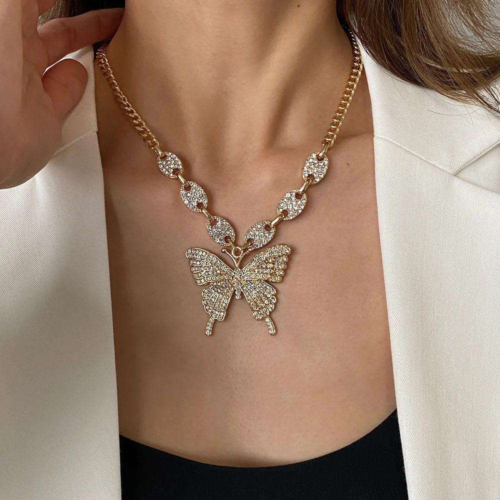 

Aporola Vintage Cuban Micro Set Rhinestone Geometric Clavicle Chain Ladies Girls Party Exaggerated Butterfly Pendant Necklace