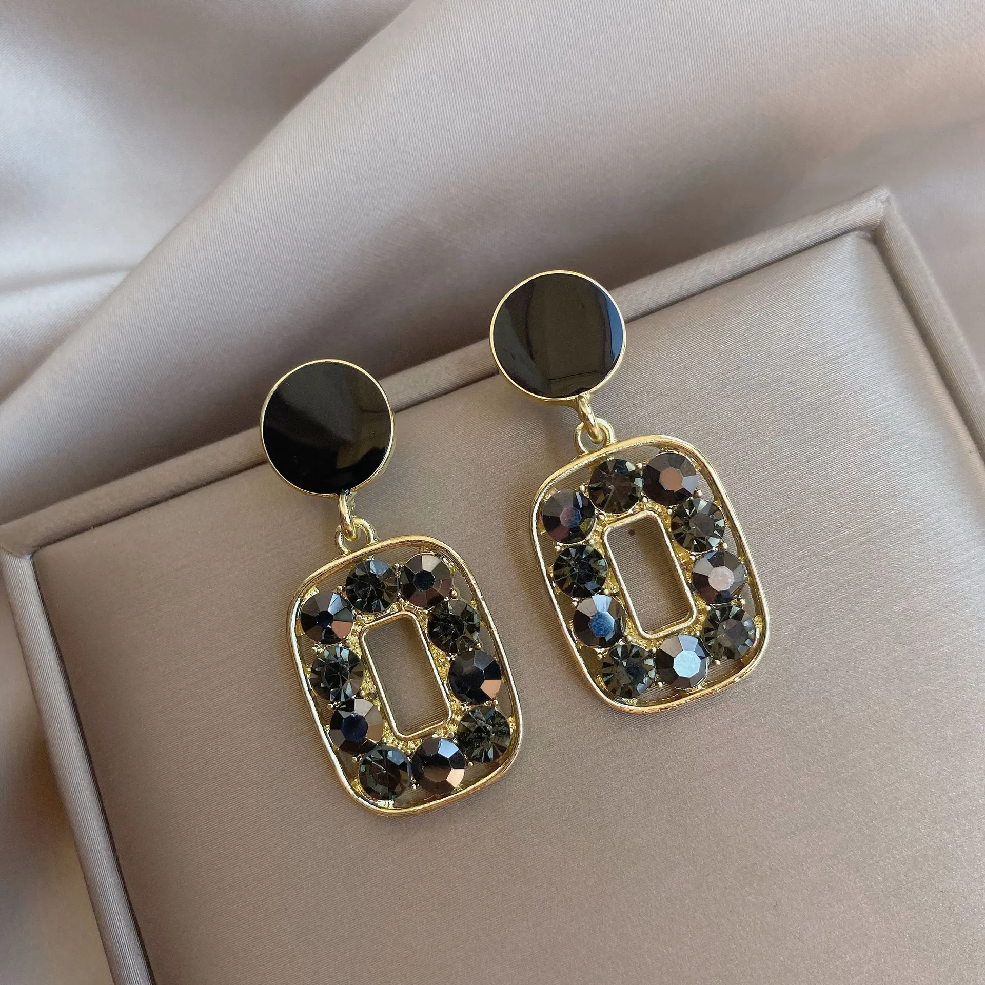 

New Classic Gold Drop Earrings for Women 2021 Vintage Fashion Jewelry Wedding Party Gothi Girls Luxury Accessories