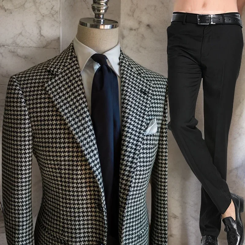 В наличии клетчатый мужской костюм для выпускного вечера приталенный из 2