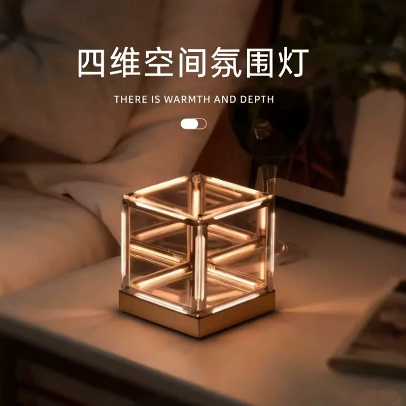Фото Декоративный 4D-светильник Super Cube для киберспортивной комнаты, миниатюрная квадратная лампа для создания атмосферы, креативный геометрический настольный светильник для создания настроения №2