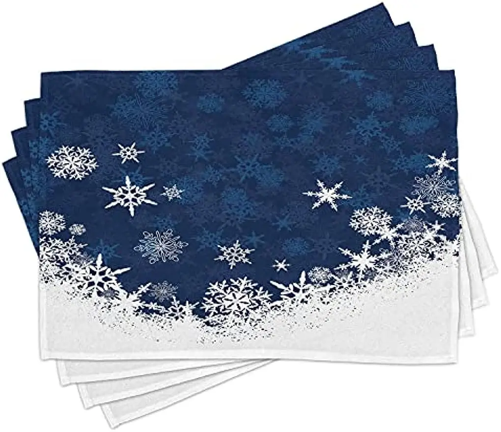 Набор ковриков в виде снежинок 4 предмета зимняя тема Рождественская иллюстрация