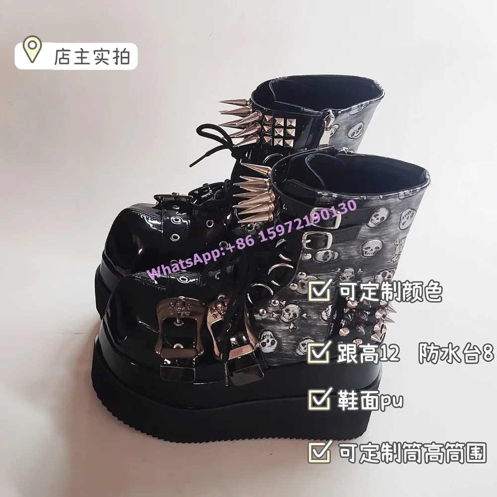 Темные кожаные ботинки с заклепками в стиле панк ремень пряжкой острые шипы