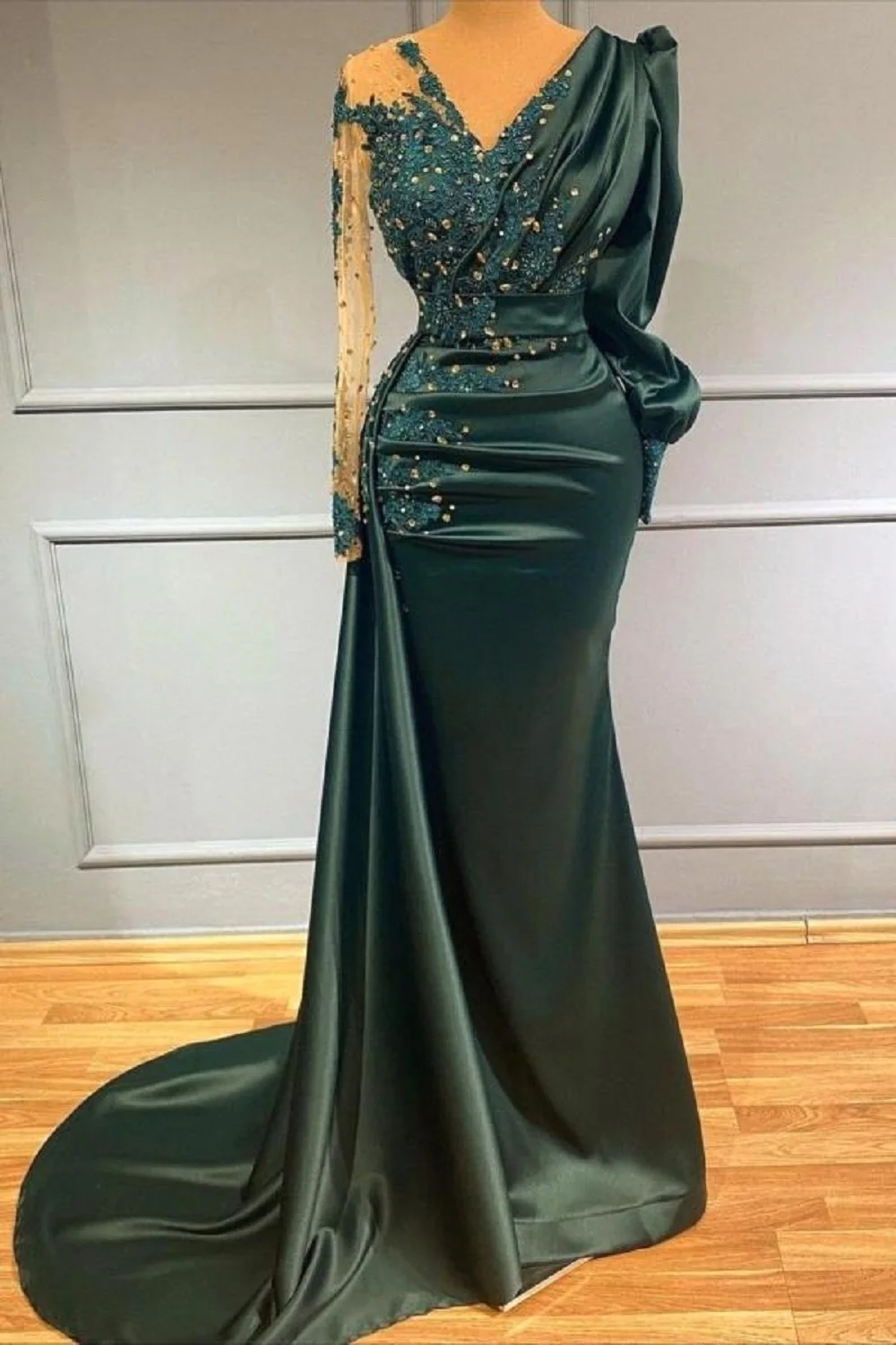 Emerald Green Long Sleeve High Quality Beading Women Evening Dress Appliques Dubai Vestidos De Mujer Elegantes Para Fiesta 2022