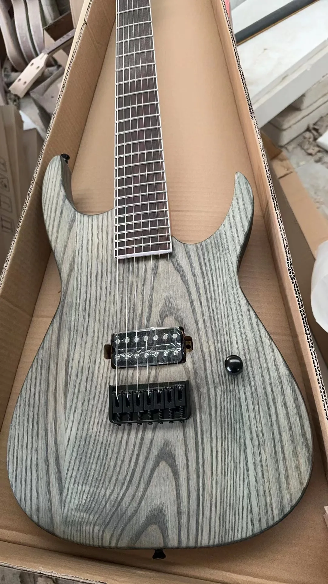 Прямые продажи с завода 7-струнные деревянные цветные электрогитары бесплатная