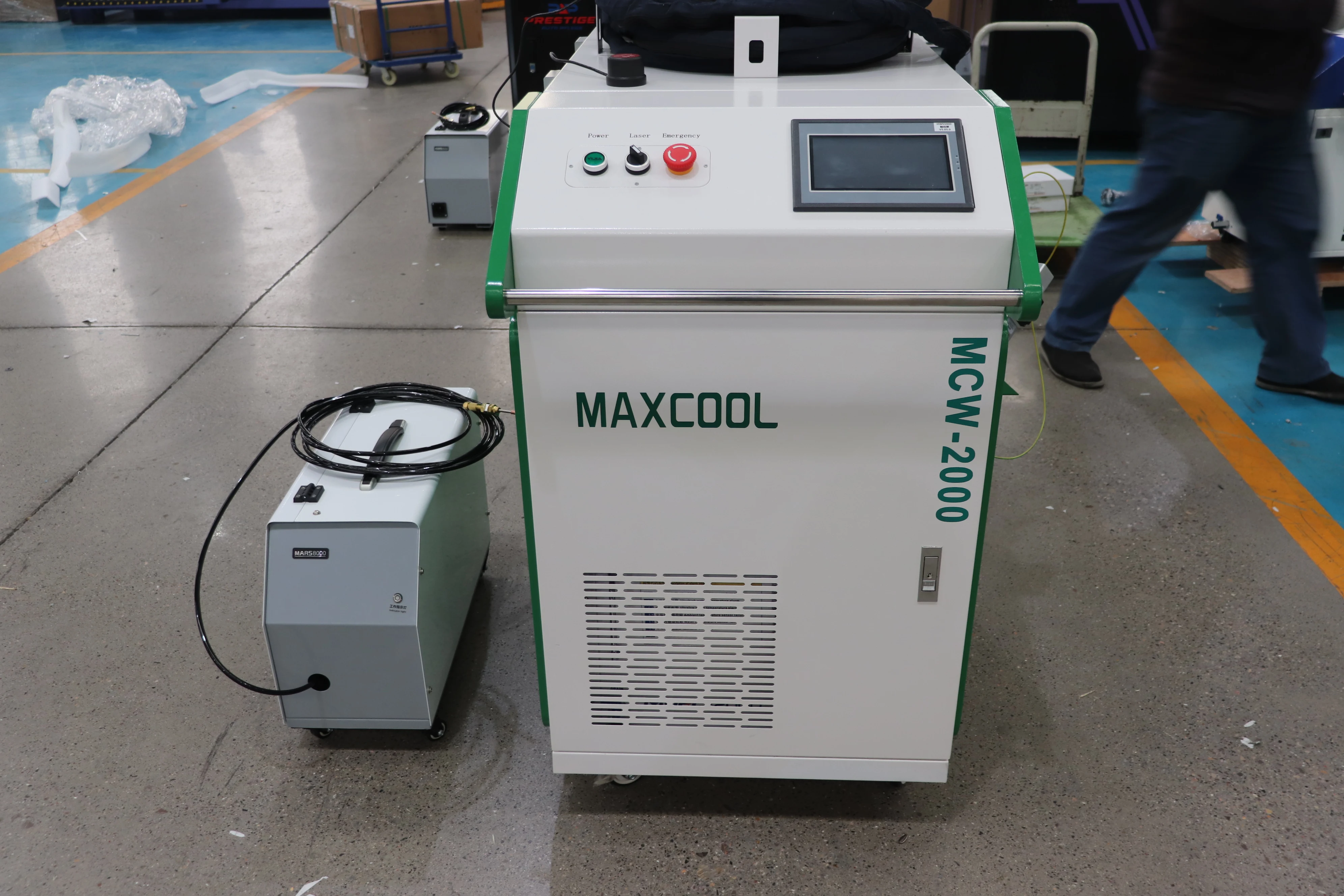 

MetaL Welder 2KW Fast and Neat Laser Welding Machine Rust Paint Cleaning Machine CW Fiber Laser Handheld Cutter for Tube Sheet