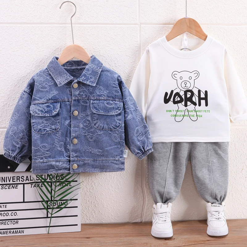 

3PCS Baby Boys Girls Cool Cartoon Bear Clothing Sets 2022 Spring Autumn Denim Coat Cotton T-shirt Sport Pants Kids Clothes Sets