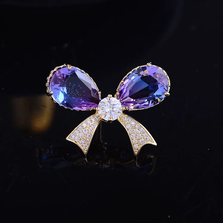 

Cute Wind Zircon Bow Small Brooch Tourmaline Crystal High-grade Pin Anti-light Buckle Temperament Accessories